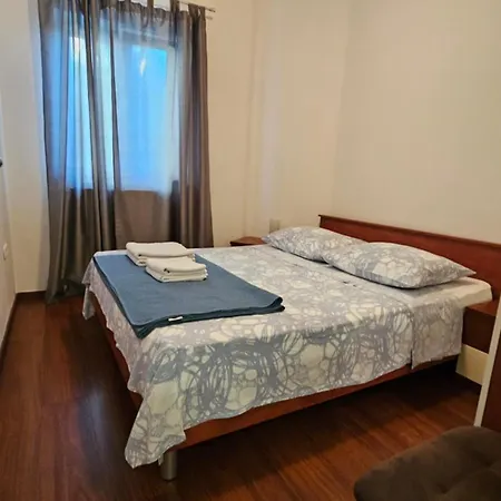 Apartment Lucija *