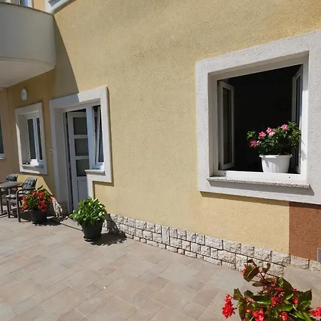 Lucija Apartment