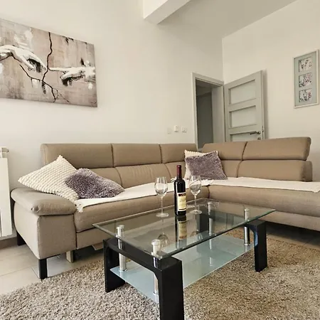 Lucija Apartment