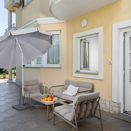Apartment Lucija Pula