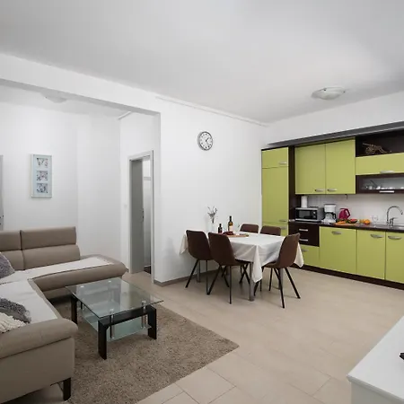 Apartment Lucija