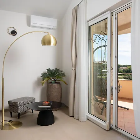 Lucija Apartment *