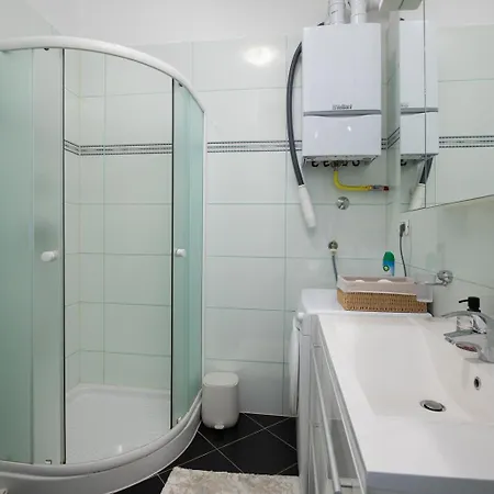 Apartment Lucija *