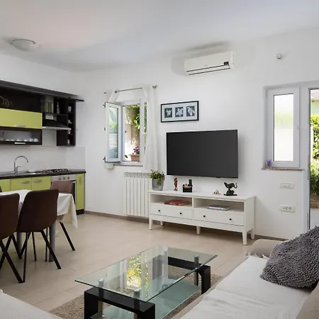 Lucija Apartment