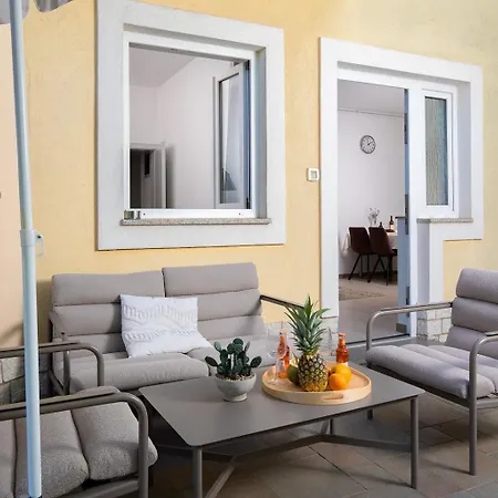 Lucija Apartment Pula