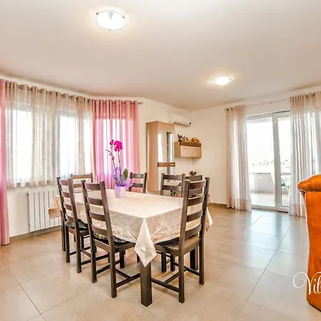 Apartment Lucija *