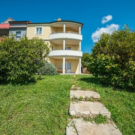Apartment Lucija Pula